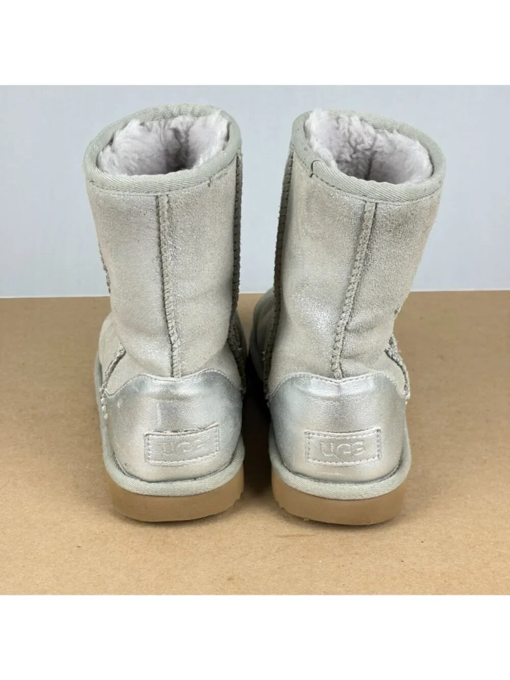 UGG Classic Short II Shimmer Pull On Boots Kids Size 4 Silver Shearling Lined